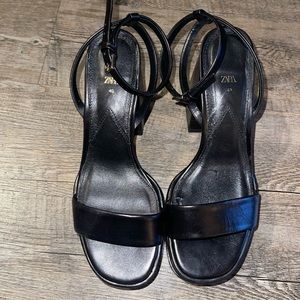 Black chunky heels Zara
